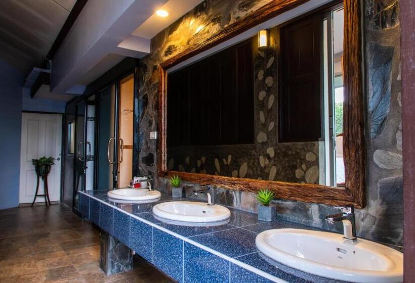 اتاق استاندارد چهار تخته, Baanrimnam Resort Trat