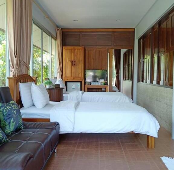 Четырехместный Номер Стандарт, Baanrimnam Resort Trat