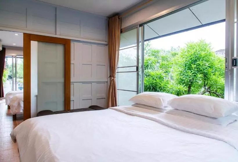 اتاق استاندارد چهار تخته, Baanrimnam Resort Trat