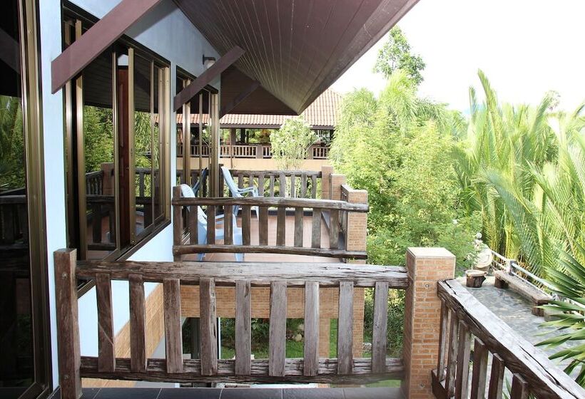 Номер Стандарт Трехместный, Baanrimnam Resort Trat