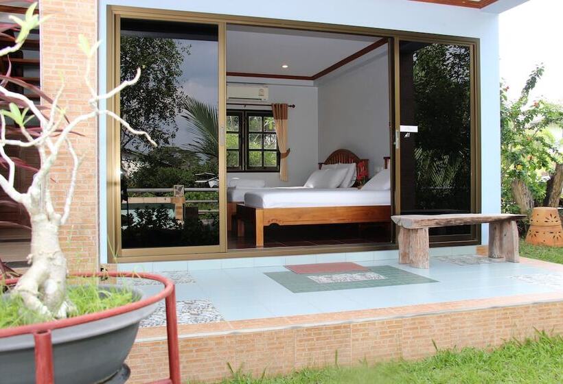 Номер Стандарт Трехместный, Baanrimnam Resort Trat