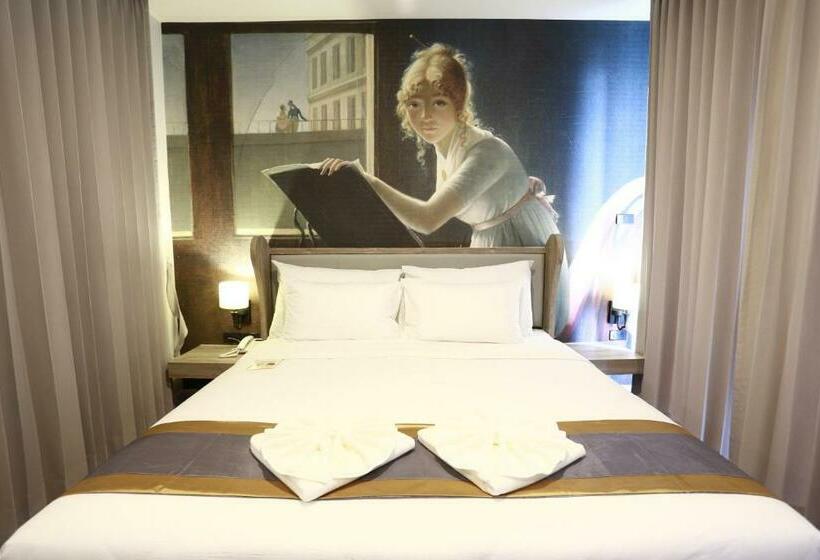 수피리어 룸, Bright