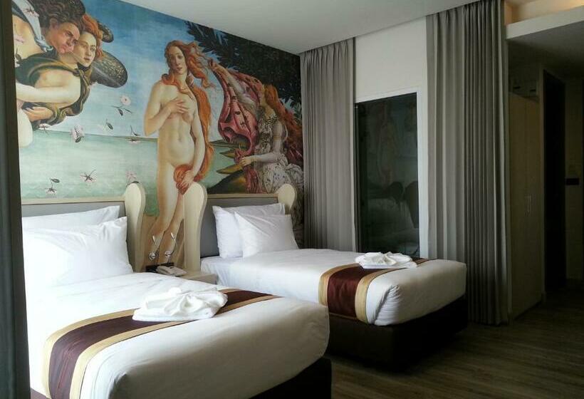 수피리어 룸, Bright