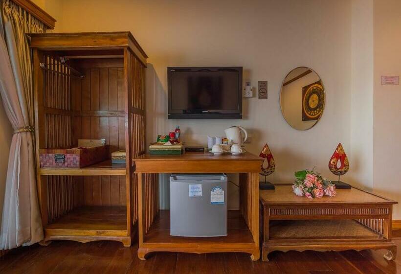 Номер Deluxe, Chiangkhan River Mountain Resort