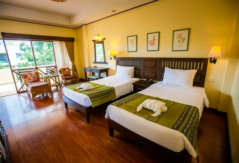 Номер Deluxe, Natural Park Resort Pattaya