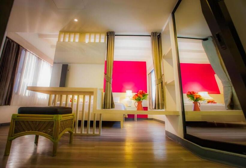 Полулюкс, Natural Park Resort Pattaya