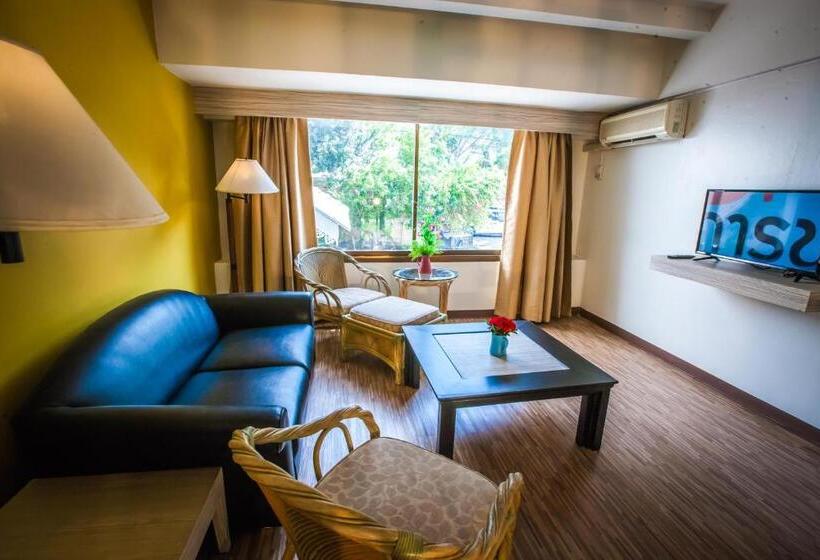 Вилла 2 Спальни, Natural Park Resort Pattaya