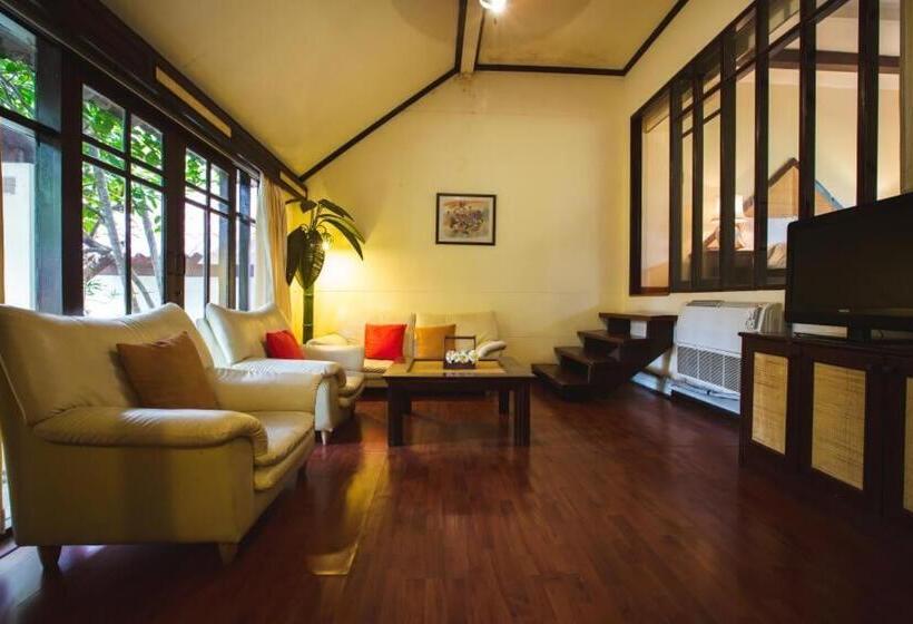 Вилла 3 Спальни, Natural Park Resort Pattaya