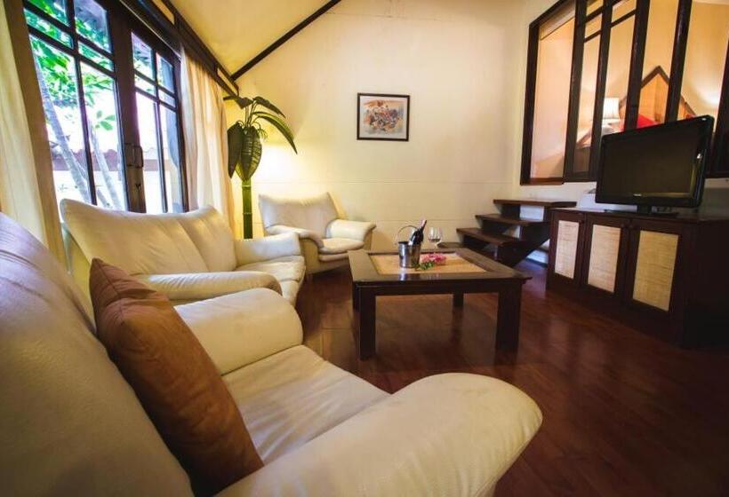 Вилла 3 Спальни, Natural Park Resort Pattaya