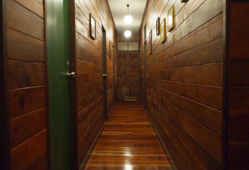 バス共有のスタンダードルーム, Chommuang Guest House