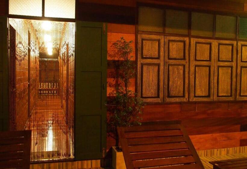 バス共有のスタンダードルーム, Chommuang Guest House