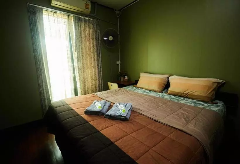 اتاق استاندارد با تخت بزرگ, Chommuang Guest House