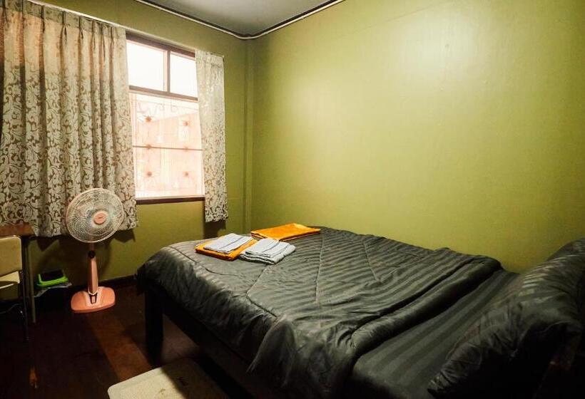 バス共有のスタンダードルーム, Chommuang Guest House