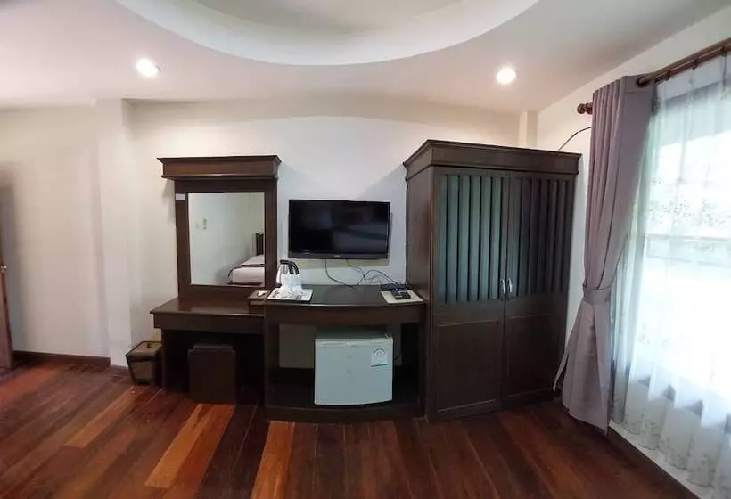 اتاق لوکس, Apirata Resort