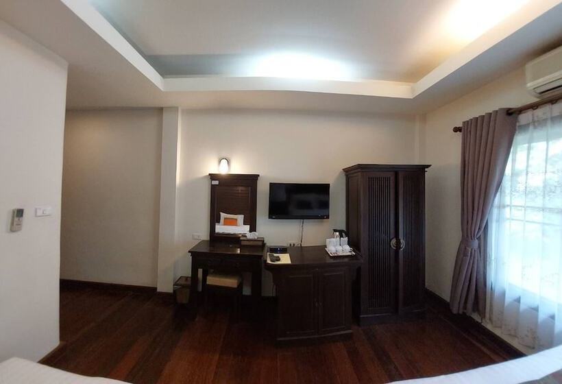 デラックスルーム, Apirata Resort