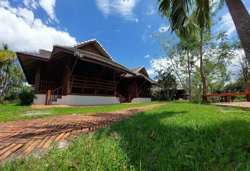 デラックスルーム, Apirata Resort