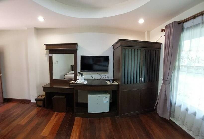 デラックスルーム, Apirata Resort