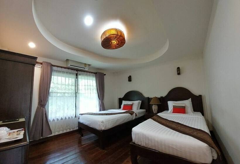 デラックスルーム, Apirata Resort