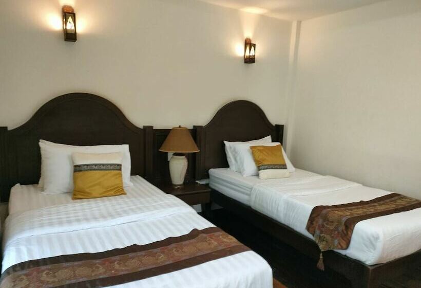 デラックスルーム, Apirata Resort