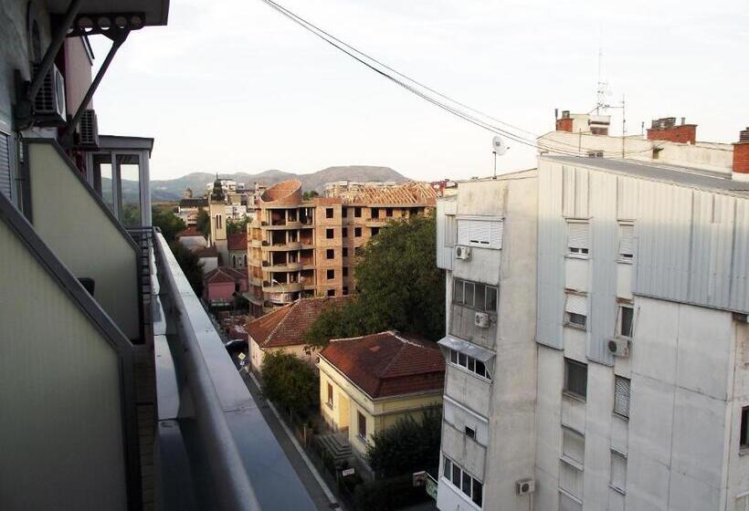 اتاق استاندارد یک تخته با بالکن, Garni Hotel Belvedere Lux