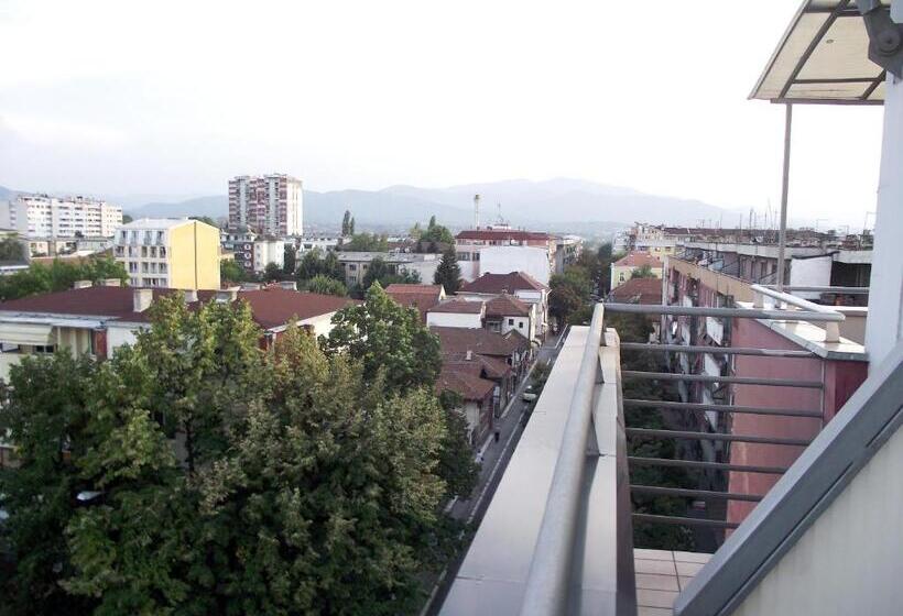 اتاق استاندارد یک تخته با بالکن, Garni Hotel Belvedere Lux