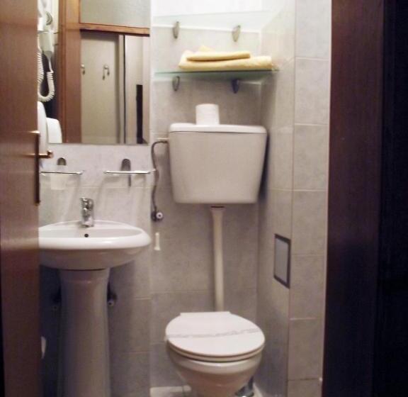 اتاق استاندارد یک تخته با بالکن, Garni Hotel Belvedere Lux