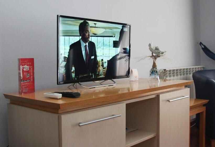 اتاق استاندارد سه تخته با بالکن, Garni Hotel Belvedere Lux