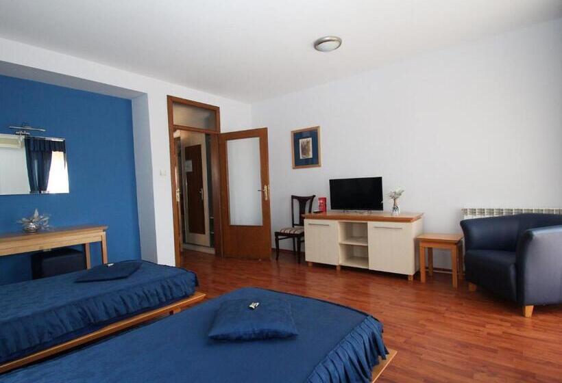 اتاق استاندارد سه تخته با بالکن, Garni Hotel Belvedere Lux