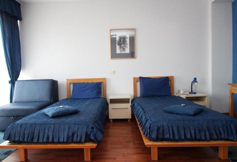 اتاق استاندارد سه تخته با بالکن, Garni Hotel Belvedere Lux