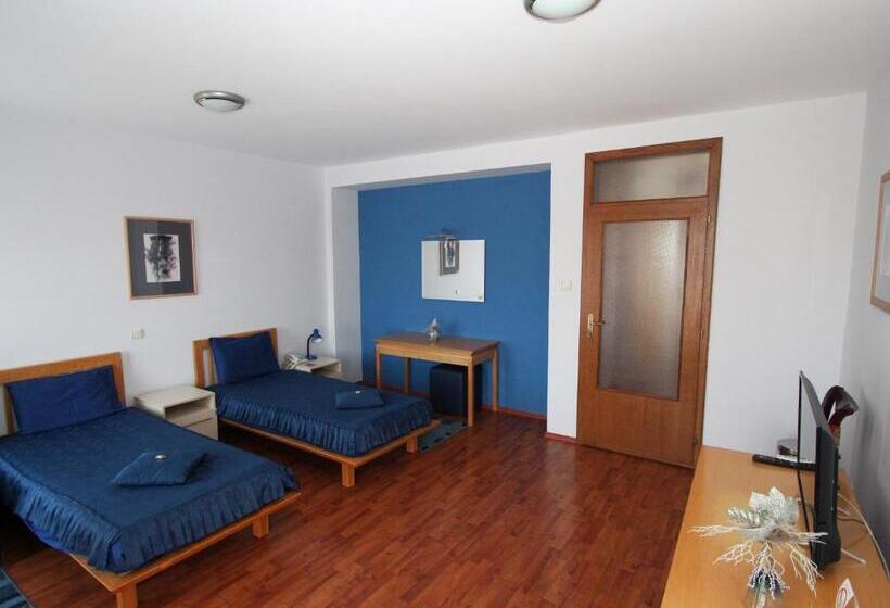 اتاق استاندارد سه تخته با بالکن, Garni Hotel Belvedere Lux