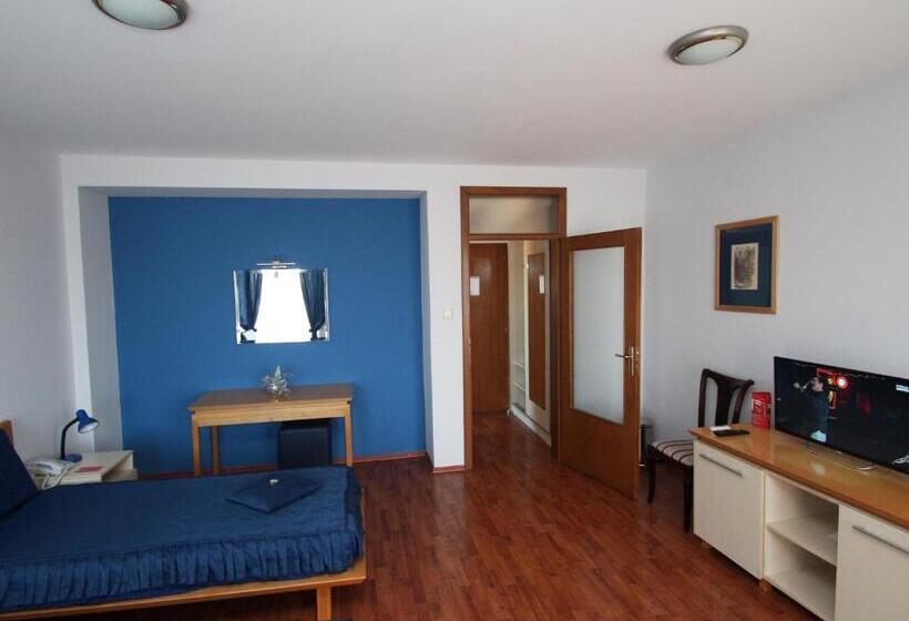 اتاق استاندارد سه تخته با بالکن, Garni Hotel Belvedere Lux