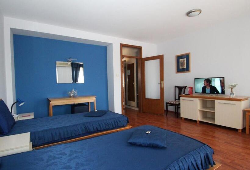 اتاق استاندارد سه تخته با بالکن, Garni Hotel Belvedere Lux