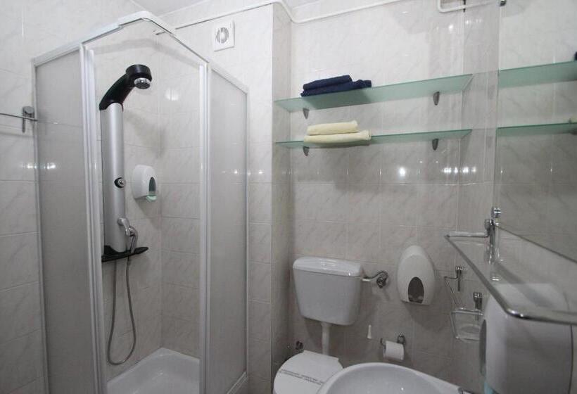 اتاق استاندارد با بالکن, Garni Hotel Belvedere Lux