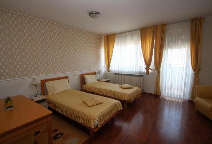 اتاق استاندارد با بالکن, Garni Hotel Belvedere Lux