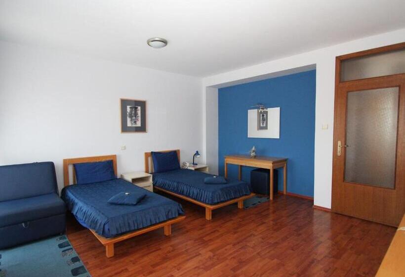اتاق استاندارد سه تخته با بالکن, Garni Hotel Belvedere Lux