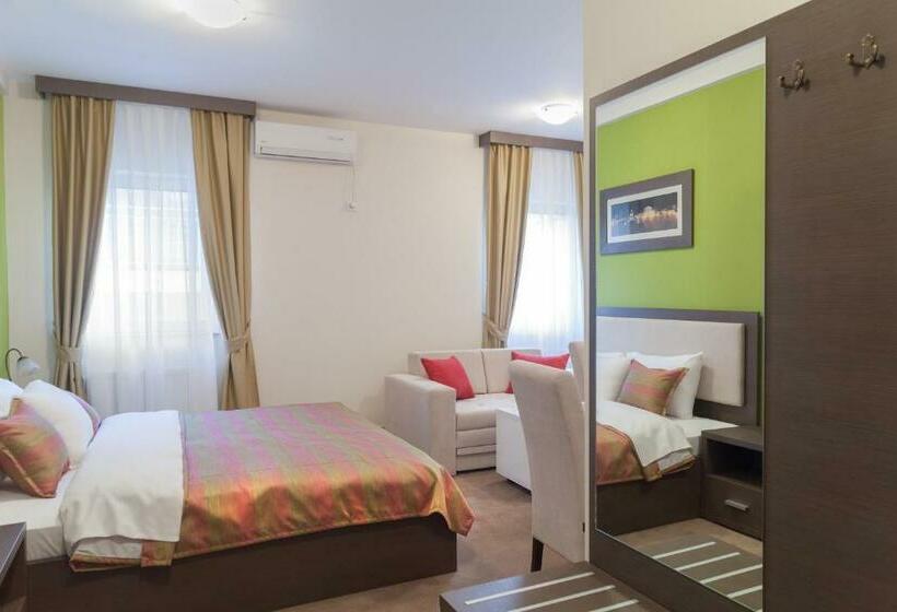 استودیوی استاندارد, Garni Hotel Ema