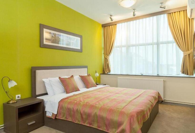 آپارتمان لوکس 2 خوابه, Garni Hotel Ema