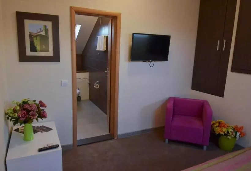 اتاق اکونومی, Garni Hotel Ema