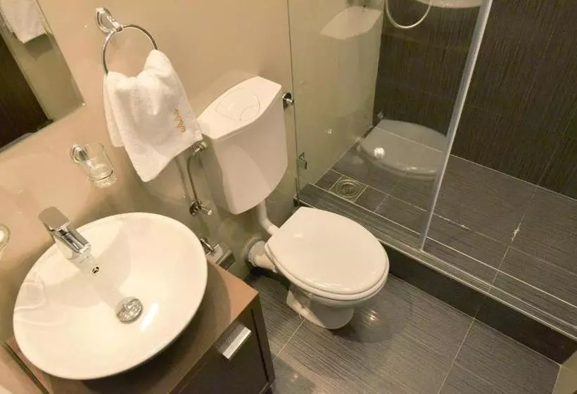 استودیوی لوکس, Garni Hotel Ema