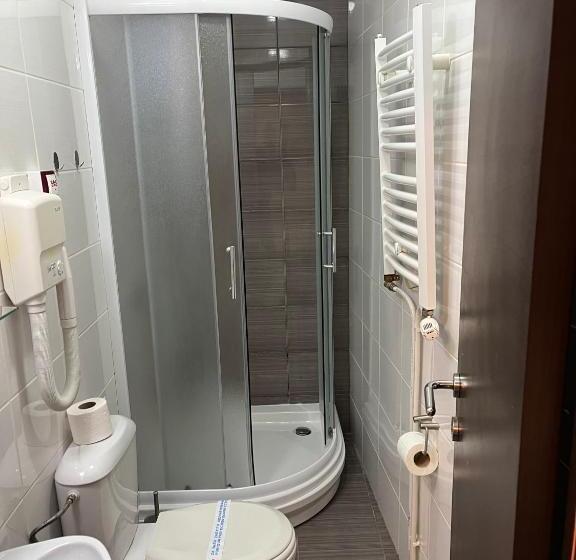 اتاق اکونومی, Garni Hotel King