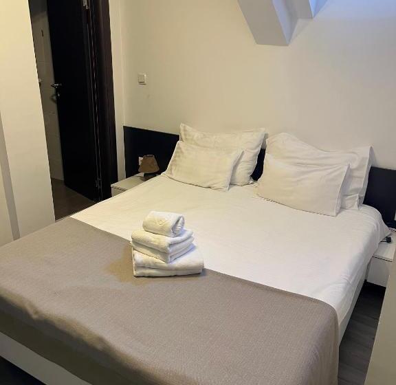 اتاق اکونومی, Garni Hotel King