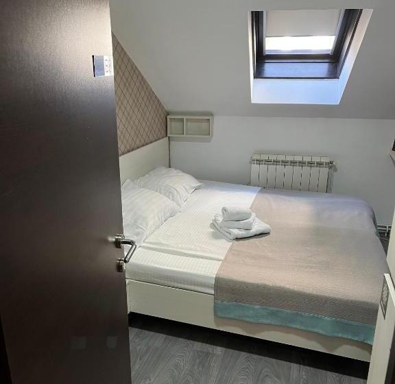 اتاق اکونومی, Garni Hotel King