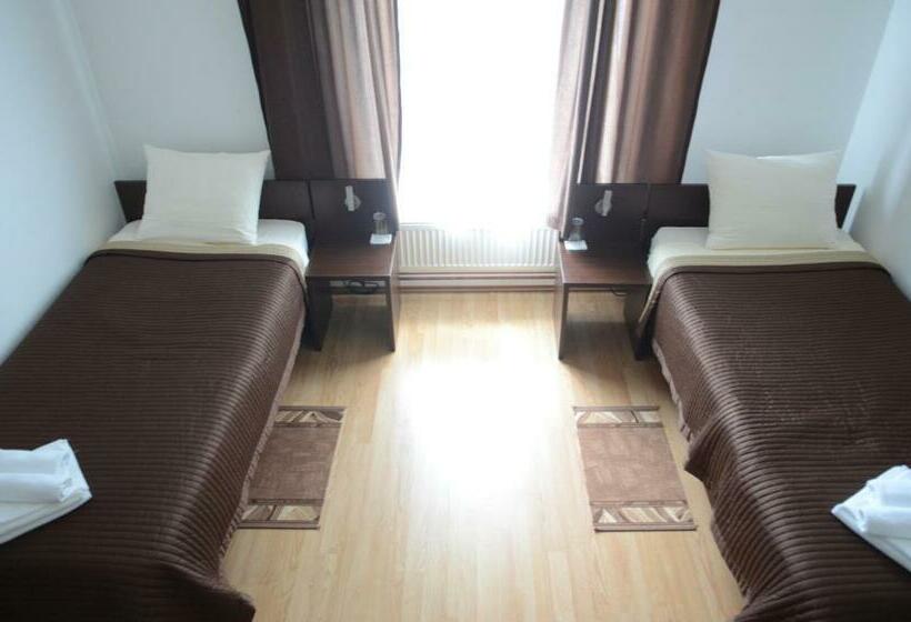 اتاق استاندارد, Garni Hotel Lion