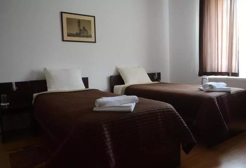 اتاق خانوادگی, Garni Hotel Lion