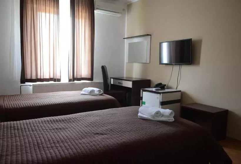 اتاق خانوادگی, Garni Hotel Lion