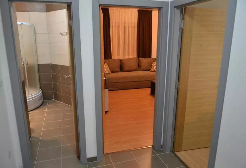 سوییت, Garni Hotel Lion