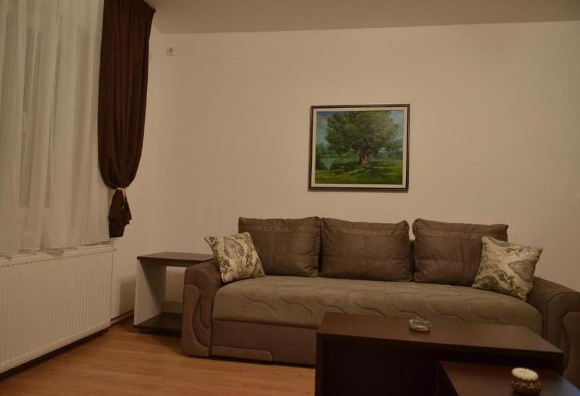 سوییت, Garni Hotel Lion