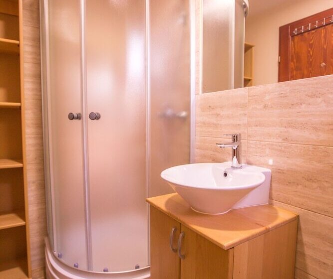 اتاق استاندارد یک نفره, Green House Hostel