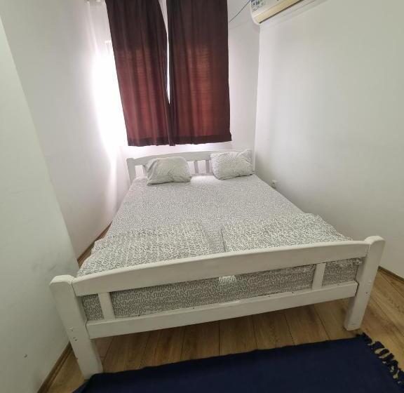 اتاق استاندارد با سرویس بهداشتی مشترک, Hostel Inn Downtown