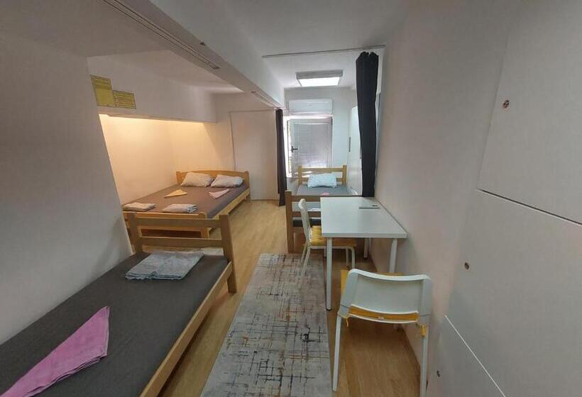 اتاق خانوادگی, Hostel Inn Downtown